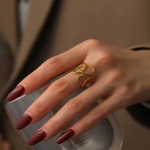 Elegant Adjustable Gold-Plated Flower Ring