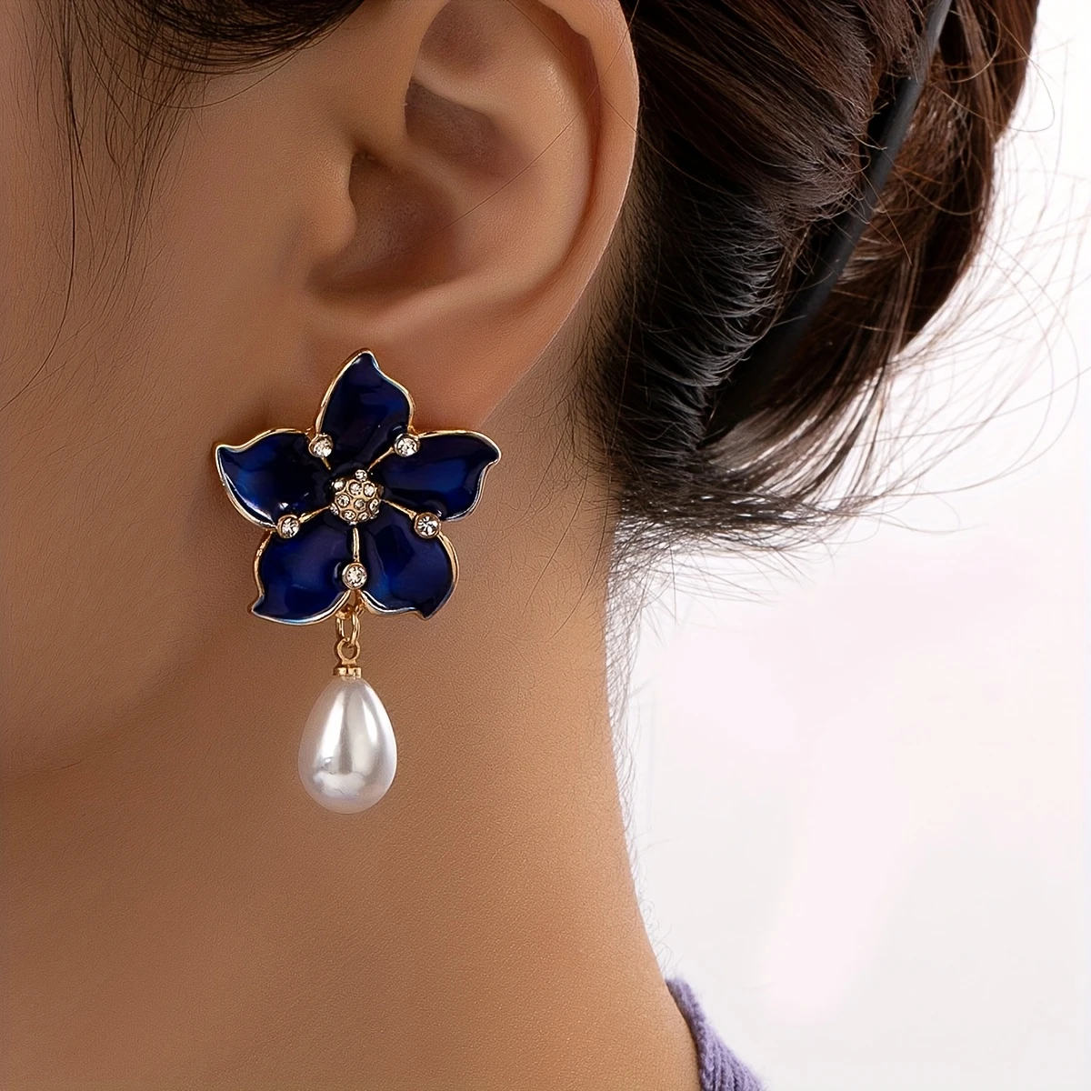 Vintage Blue Flower Dangle Earrings with Faux Pearl pic 1