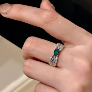 Vintage-Inspired Adjustable Emerald Green Ring