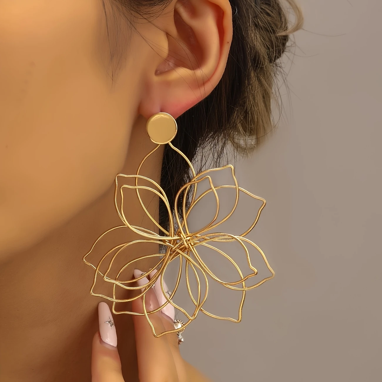 Vintage Iron Flower Earrings pic 1