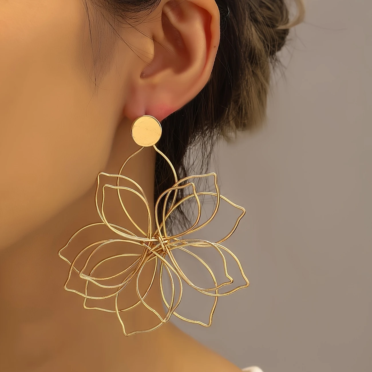 Vintage Iron Flower Earrings pic 2